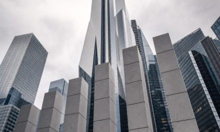 Investir à moindres frais : performances des 50 titans mondiaux