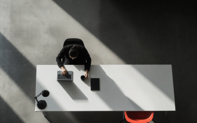 Intelligence artificielle au travail : 3 heures gagnées par semaine, mais qui en profite vraiment ?